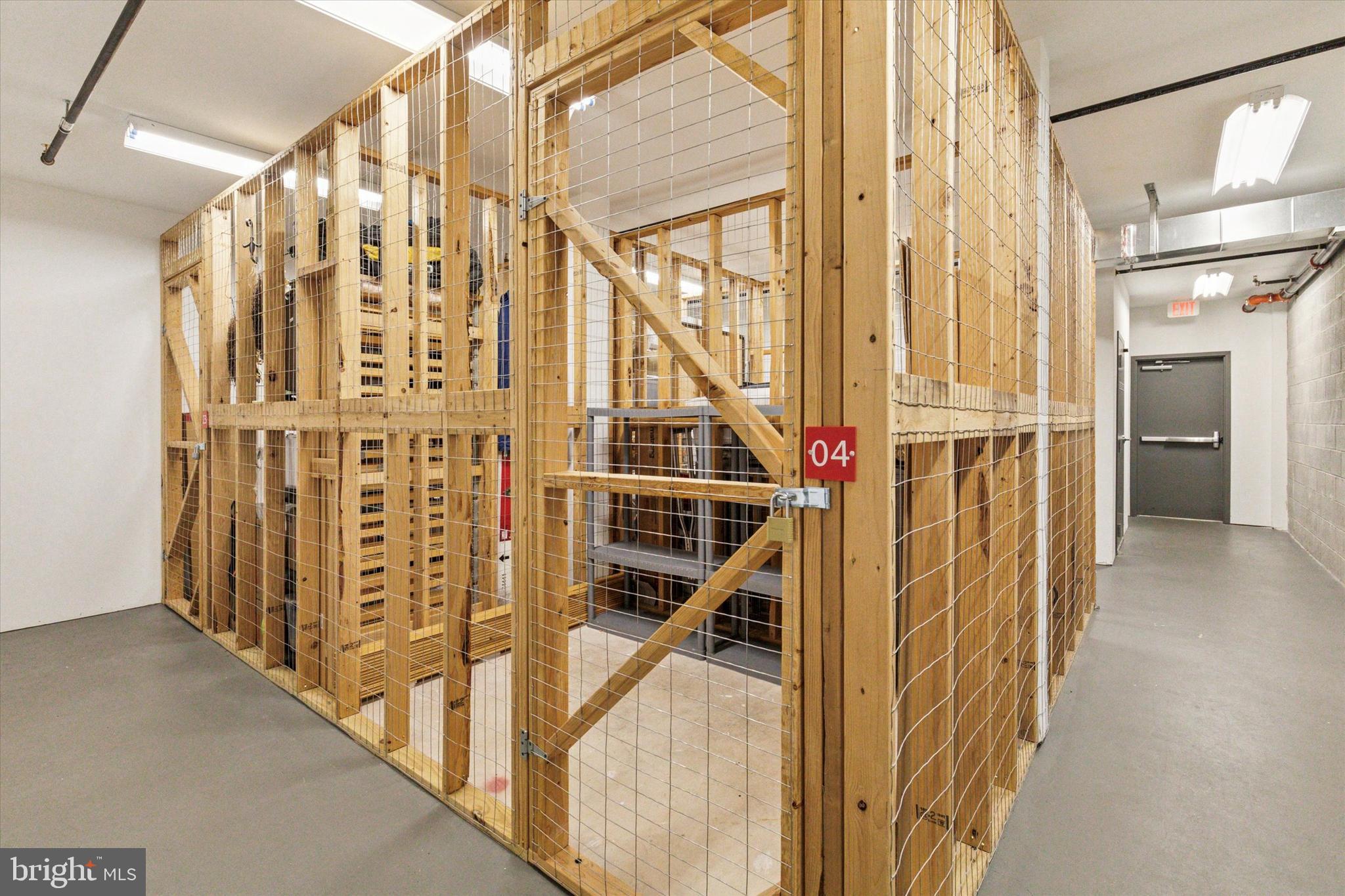 MERIDIAN VALLEY SQ - Residential