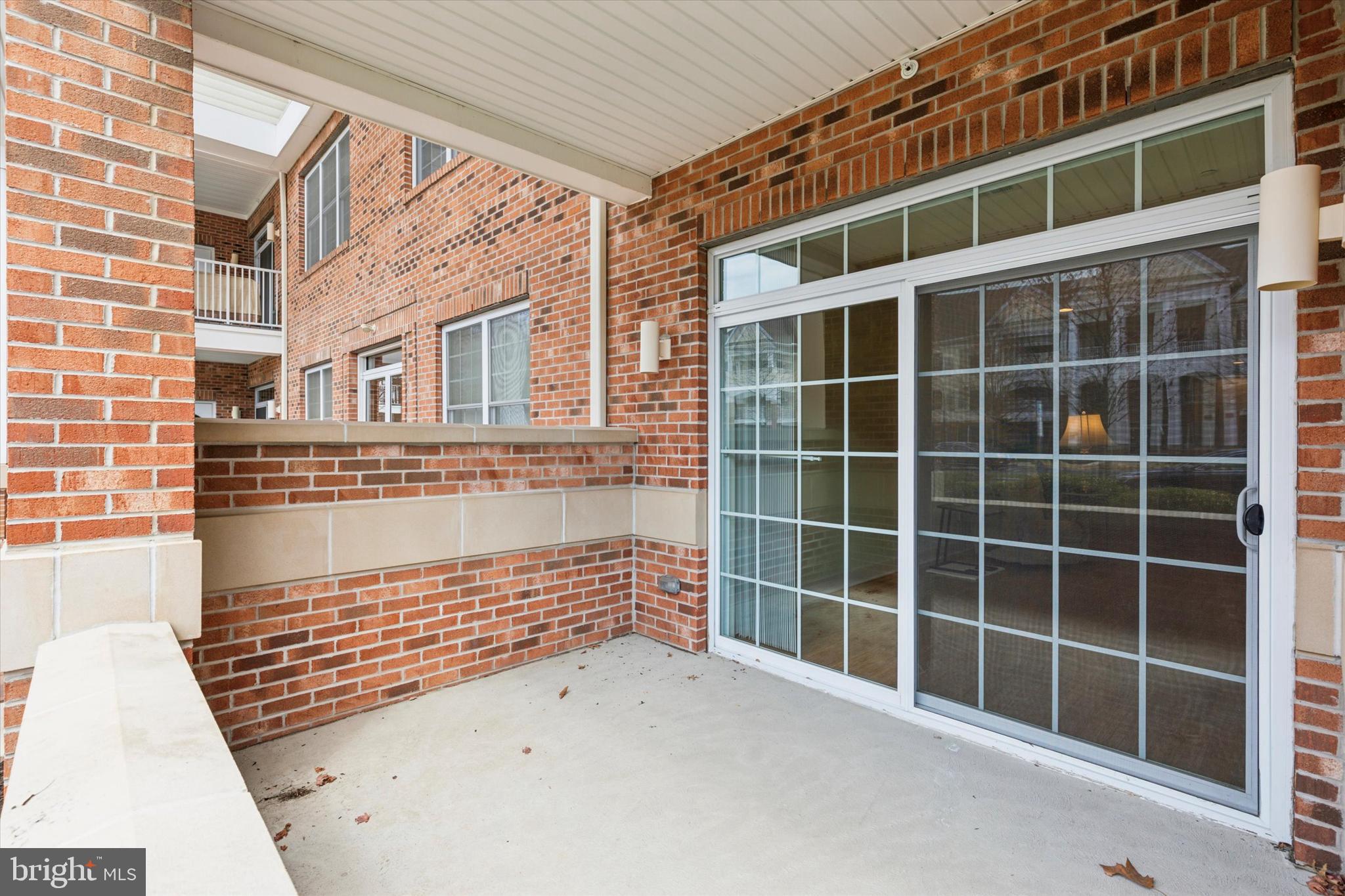 MERIDIAN VALLEY SQ - Residential