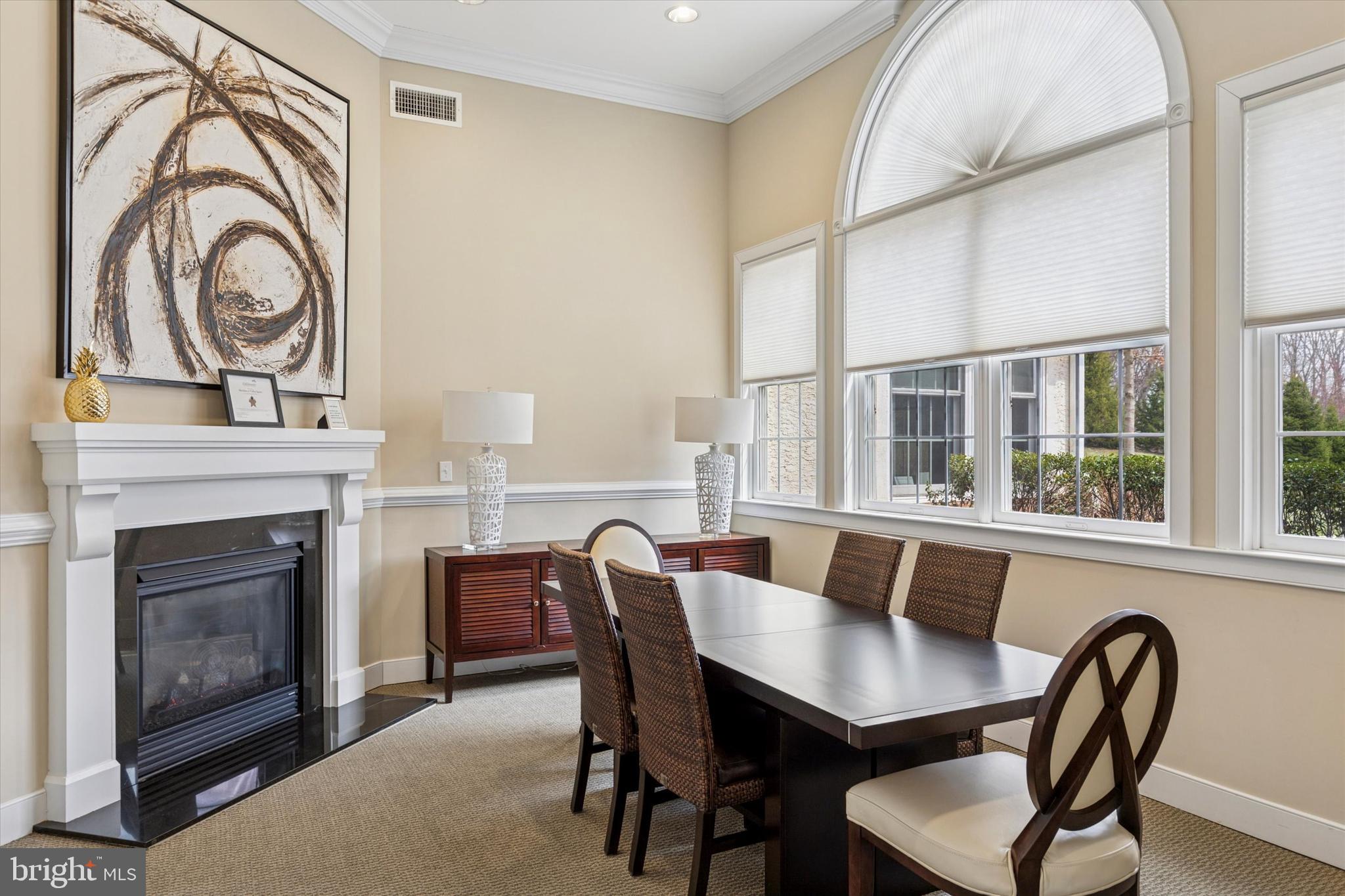 MERIDIAN VALLEY SQ - Residential