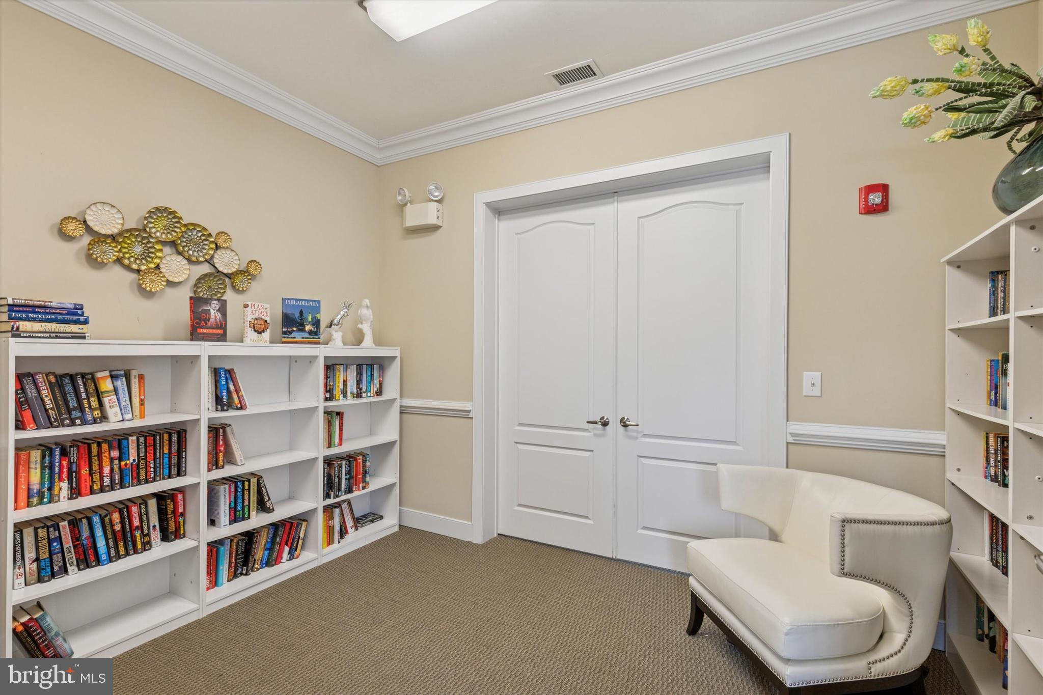 MERIDIAN VALLEY SQ - Residential