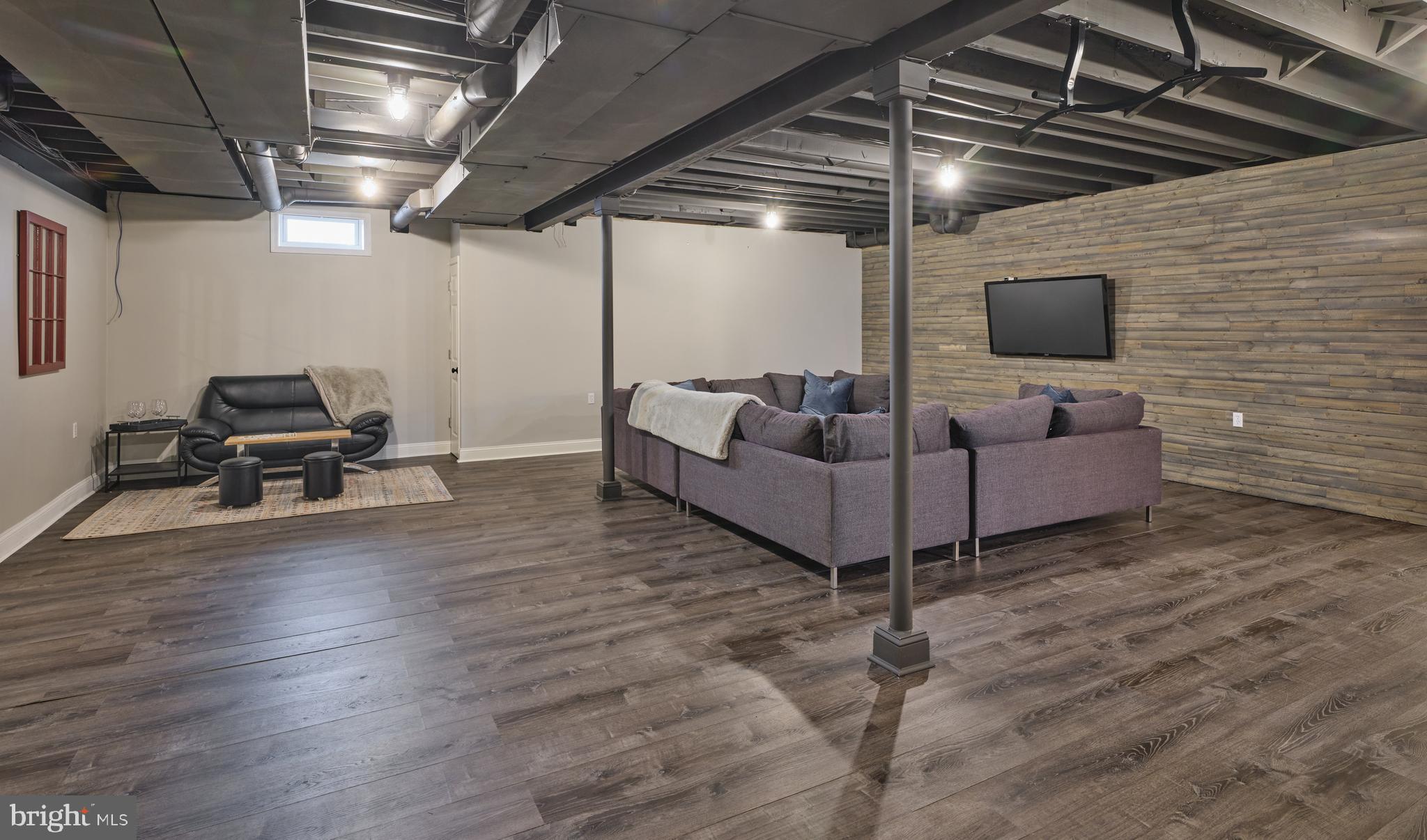 RIVERWOODS - Residential