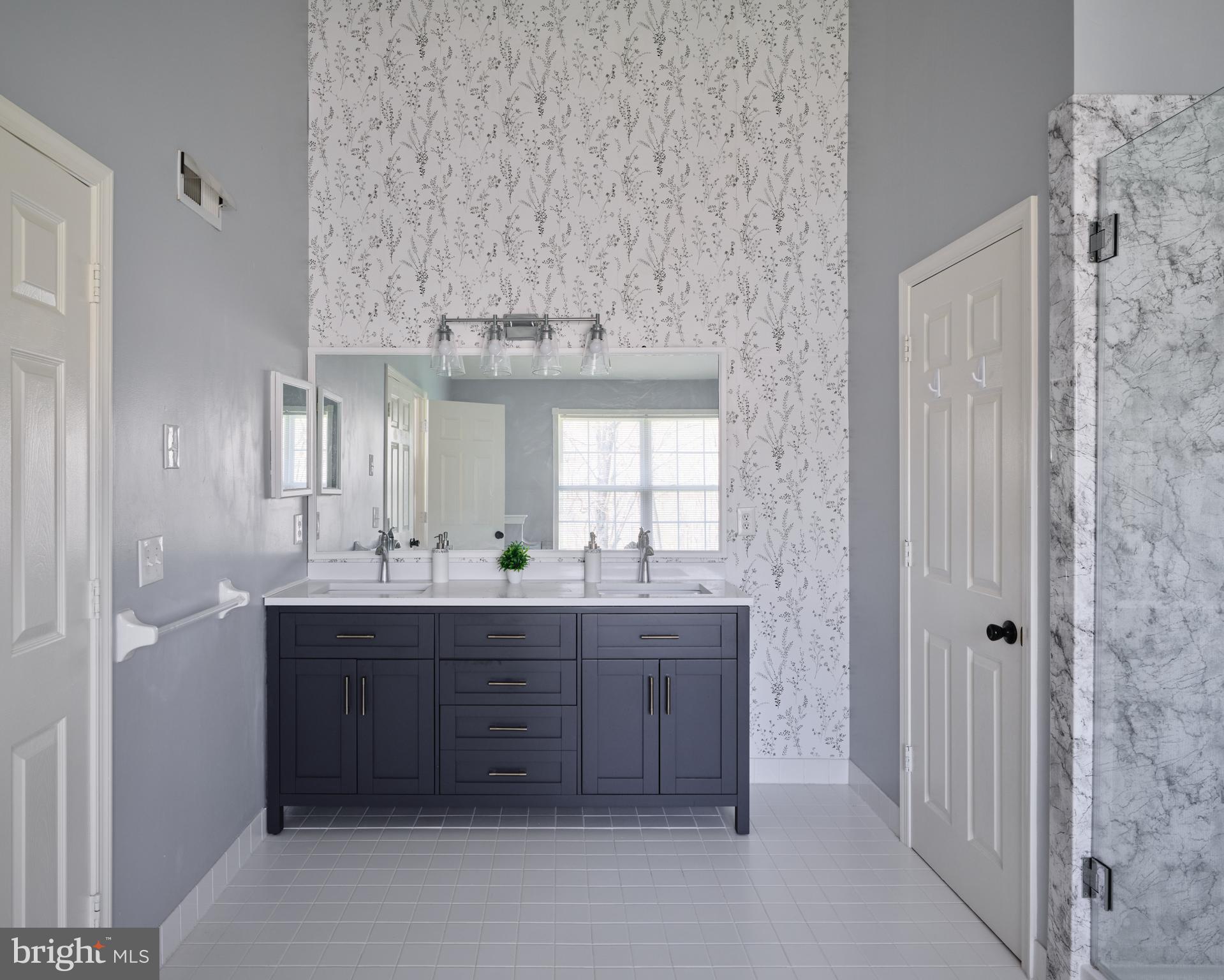 RIVERWOODS - Residential