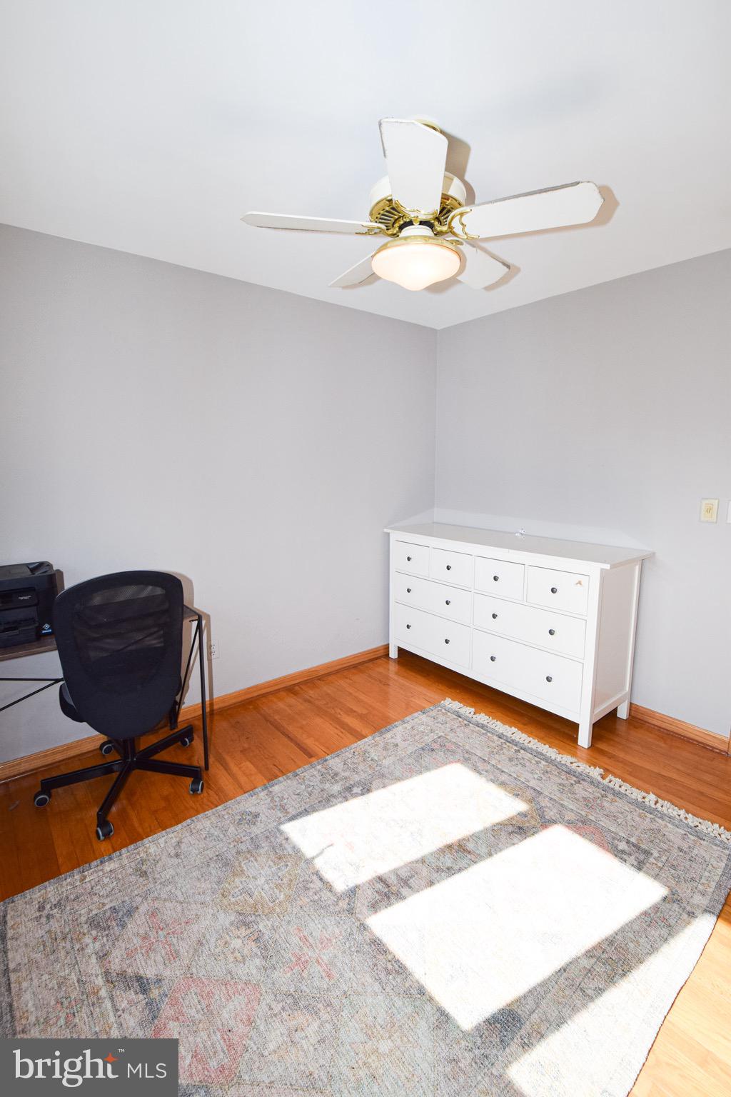 KNOLLWOOD - Residential