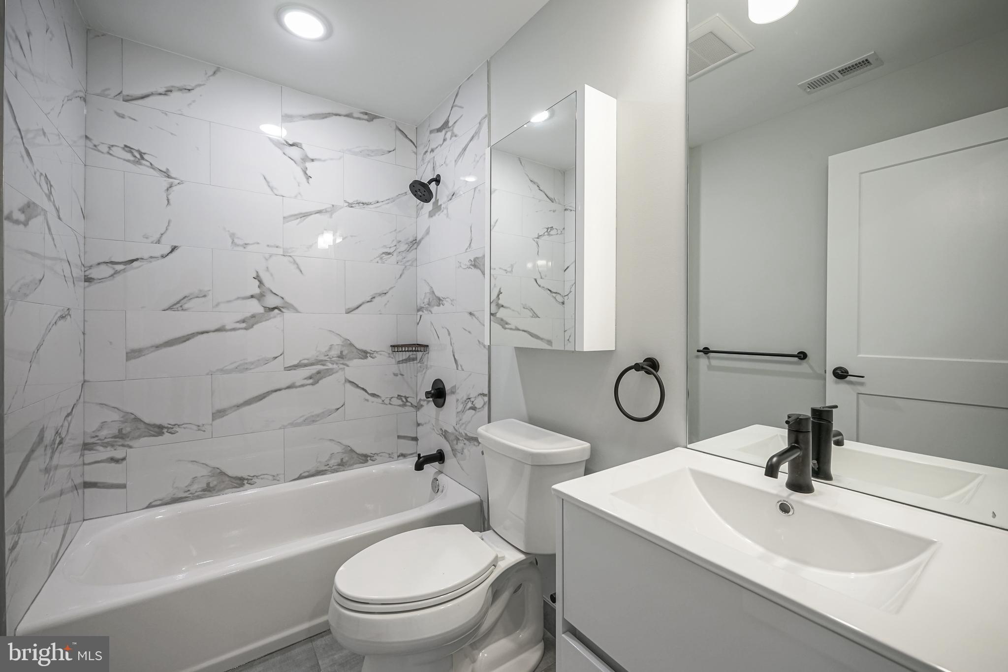 FRANCISVILLE - Residential Lease