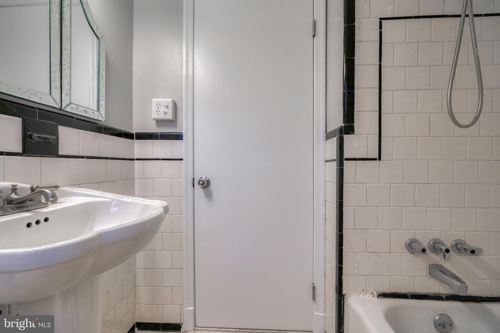 CATONSVILLE HEIGHTS - Residential