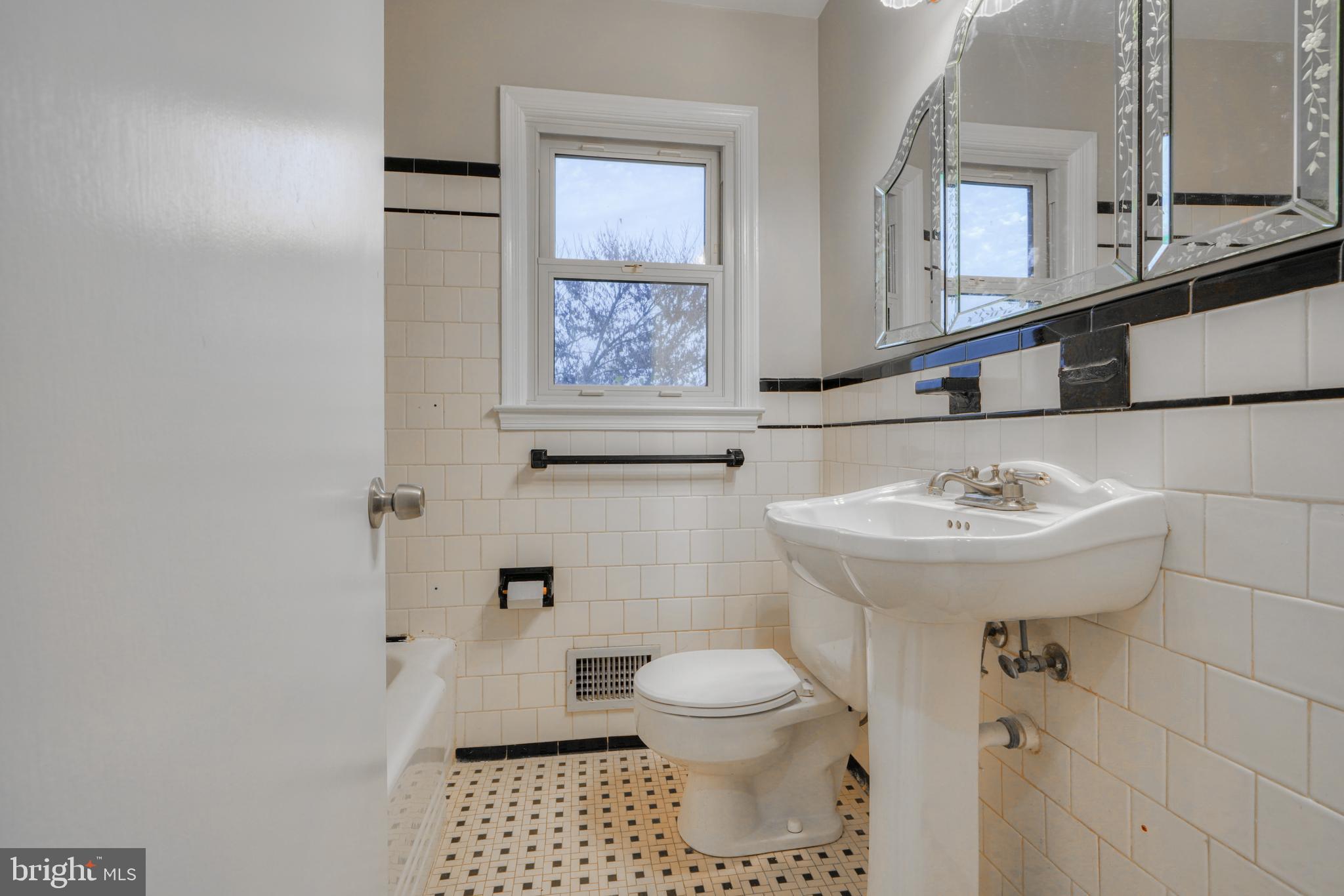 CATONSVILLE HEIGHTS - Residential