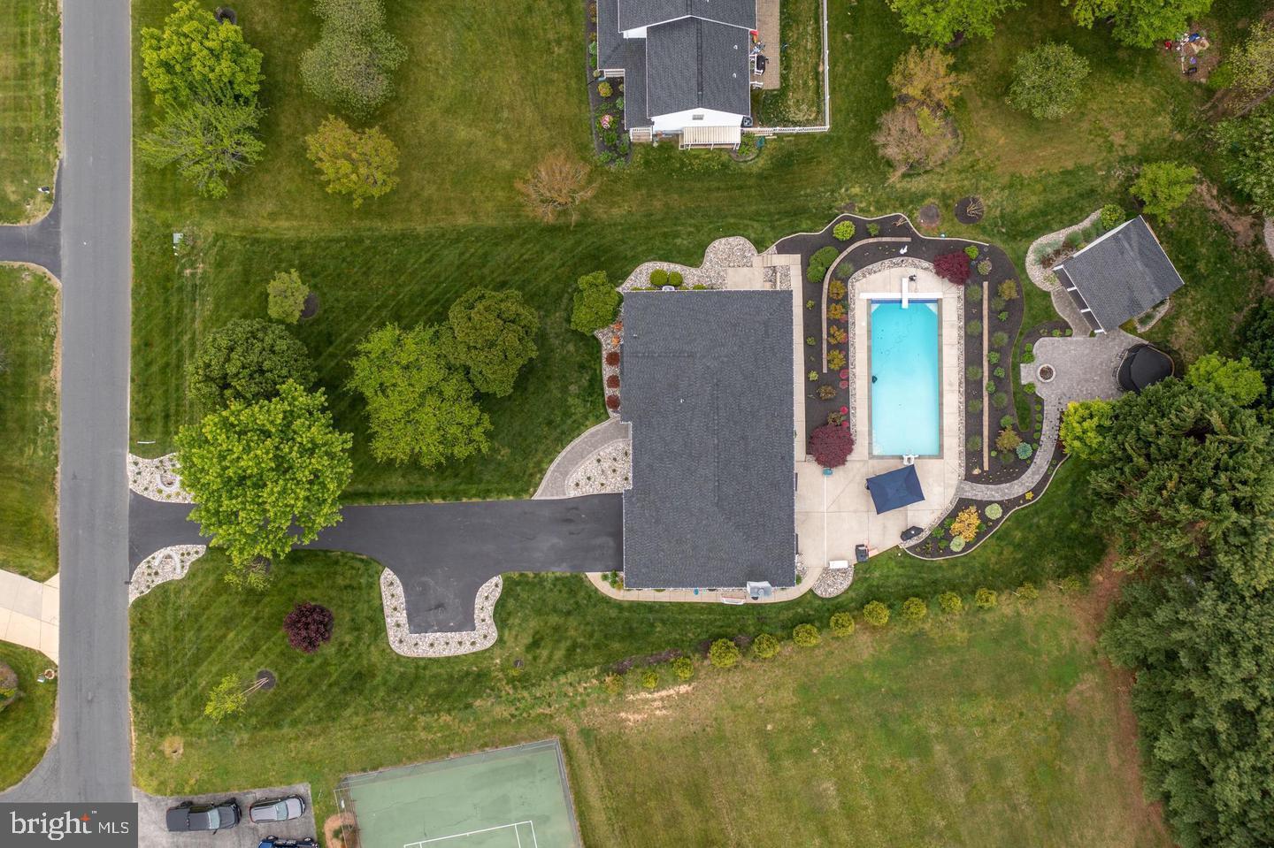 4045 WEEPING WILLOW LANE