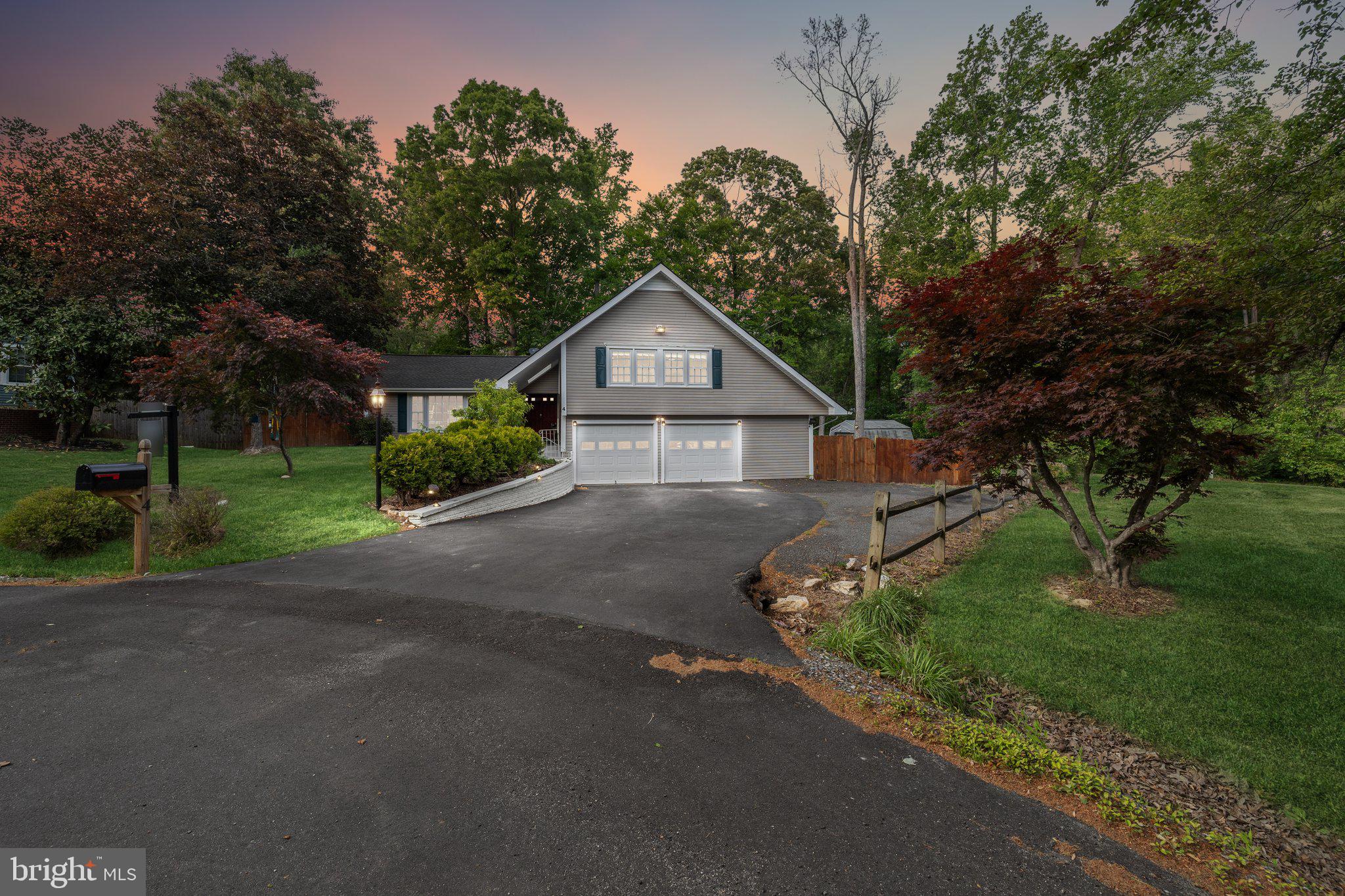 4 POND CIRCLE