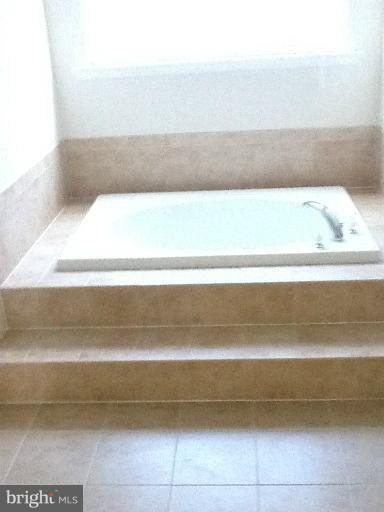 EQUESTRIAN ESTATES - Residential Lease