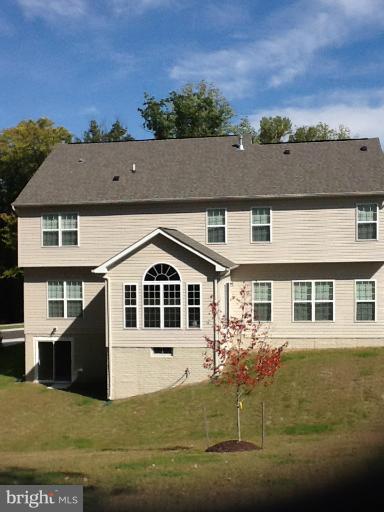 EQUESTRIAN ESTATES - Residential Lease