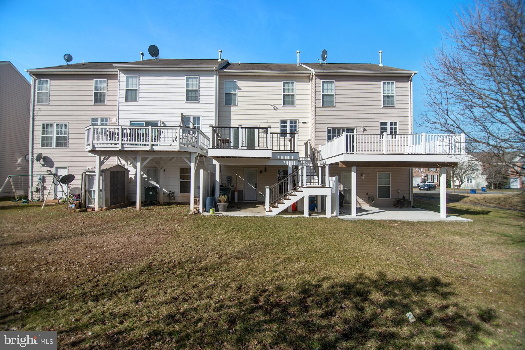 FAIR LAKES CROSSING - Residential Lease