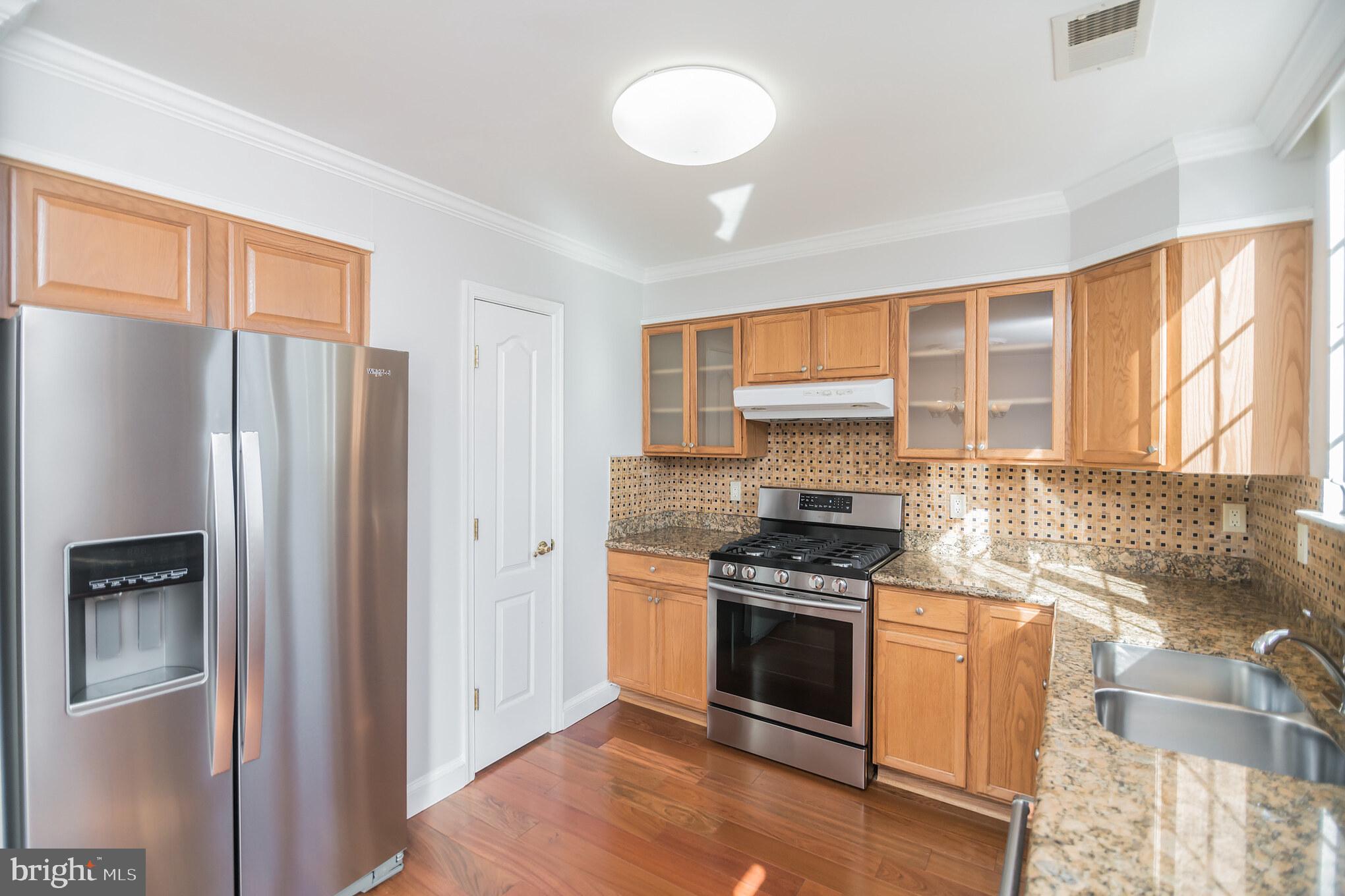 FAIR LAKES CROSSING - Residential Lease