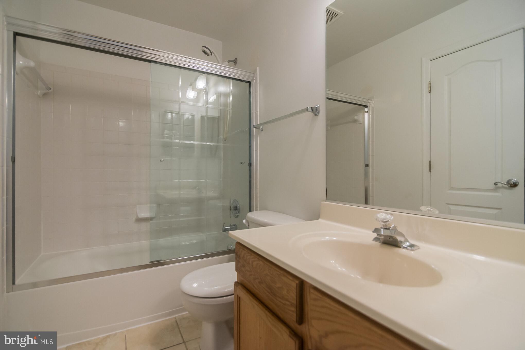 FAIR LAKES CROSSING - Residential Lease