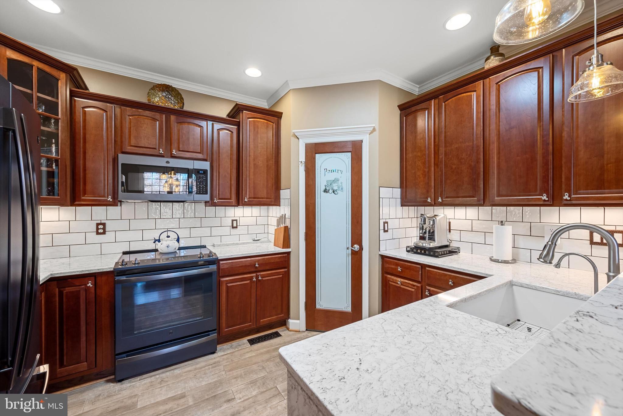 CEDAR MEADOWS - Residential