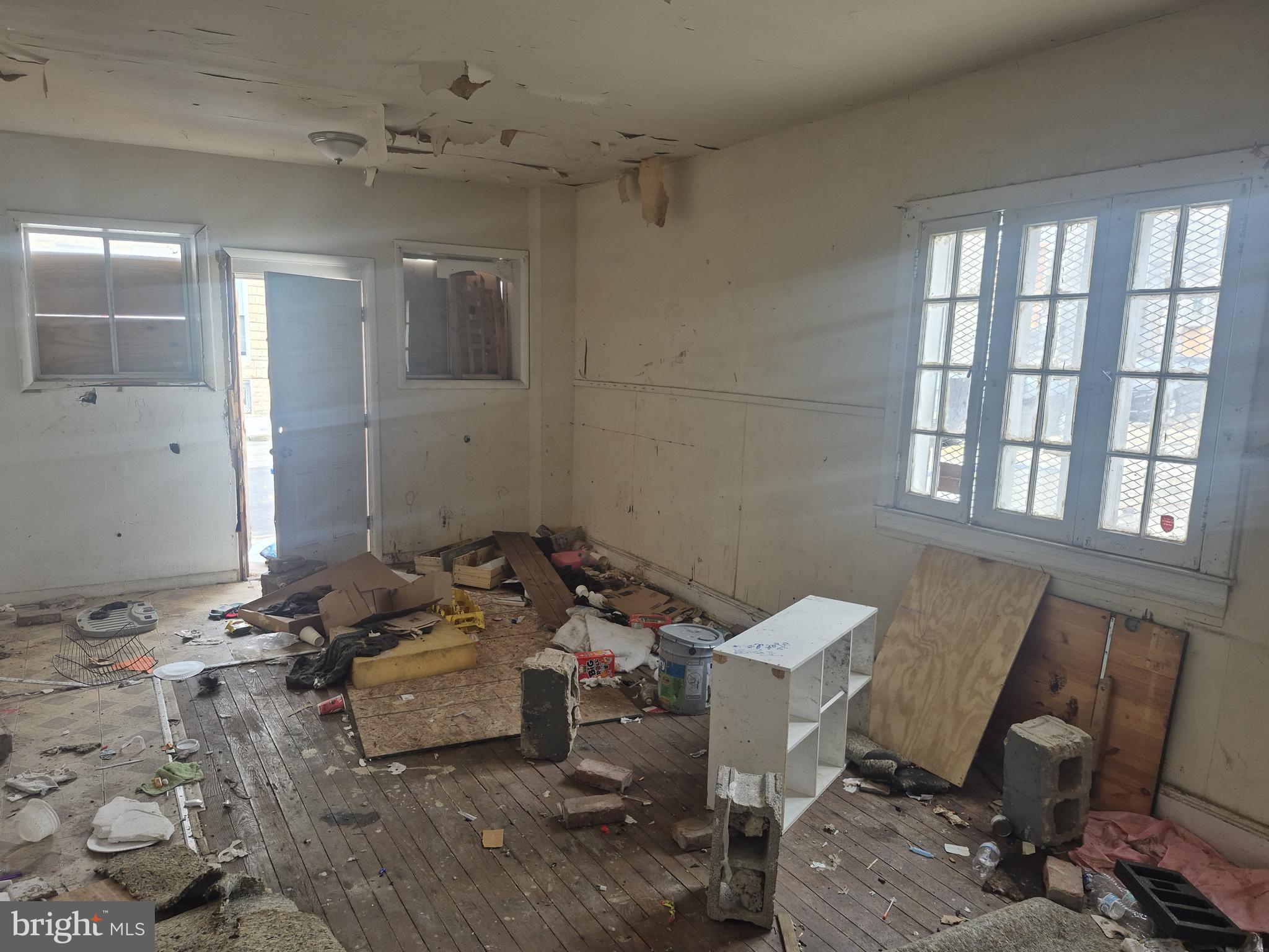 SANDTOWN-WINCHESTER - Residential