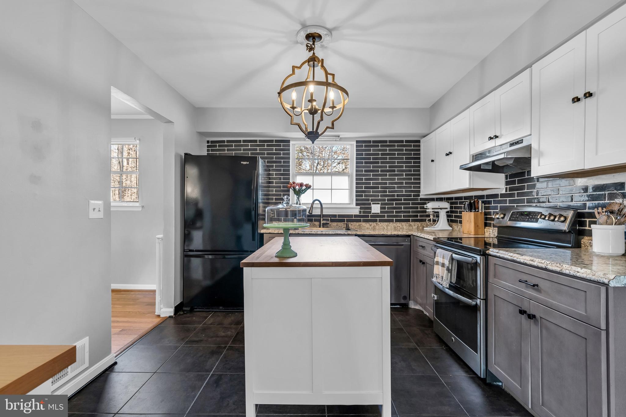 BROOKESIDE - Residential