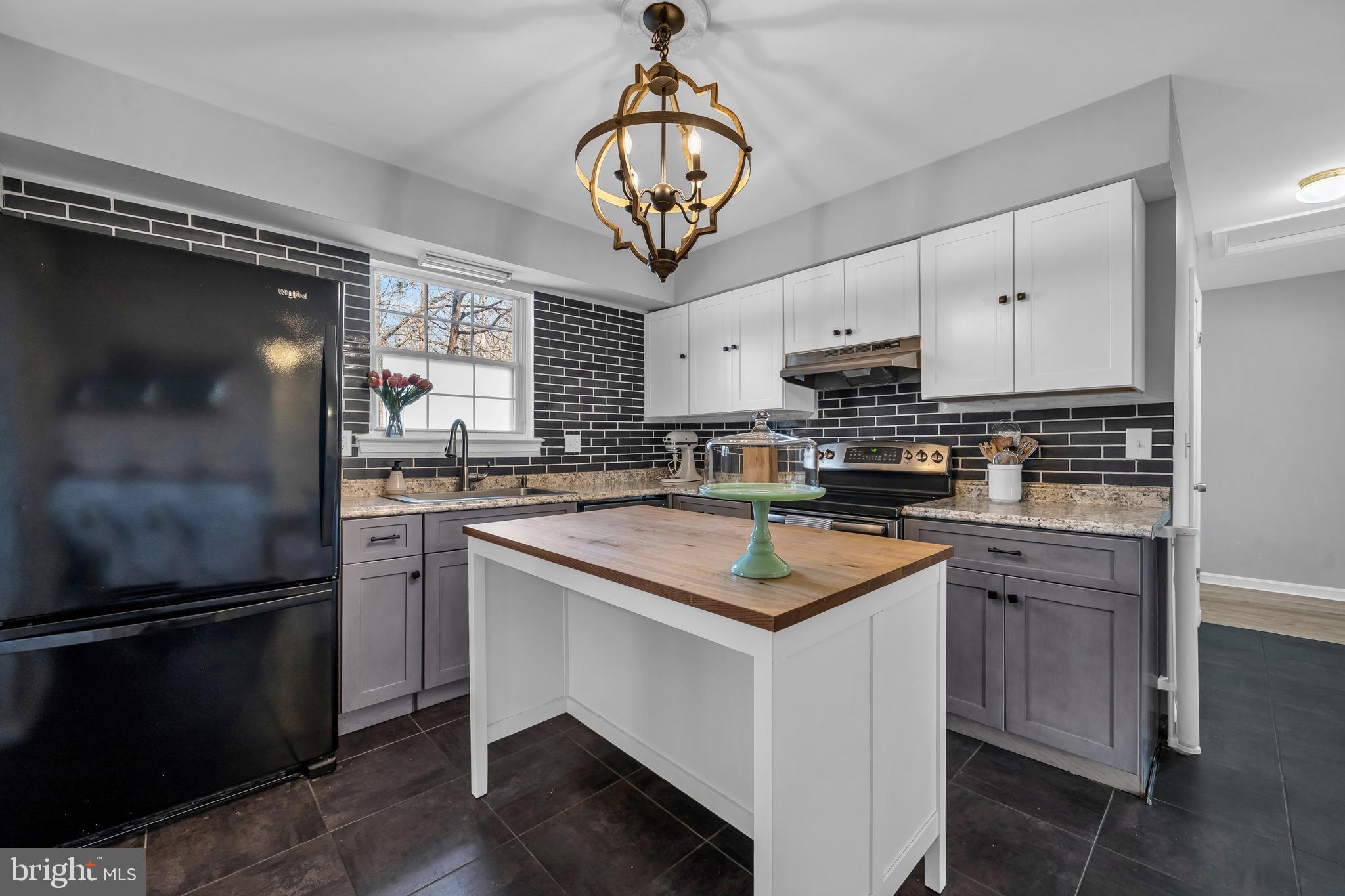 BROOKESIDE - Residential