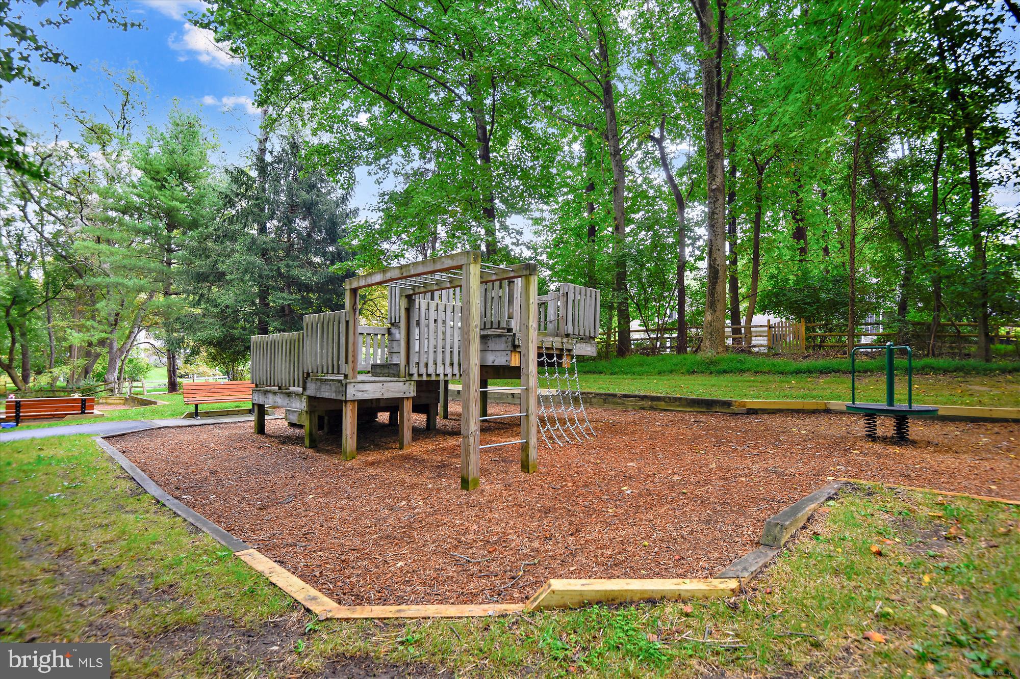 MACGILLS COMMON - Residential