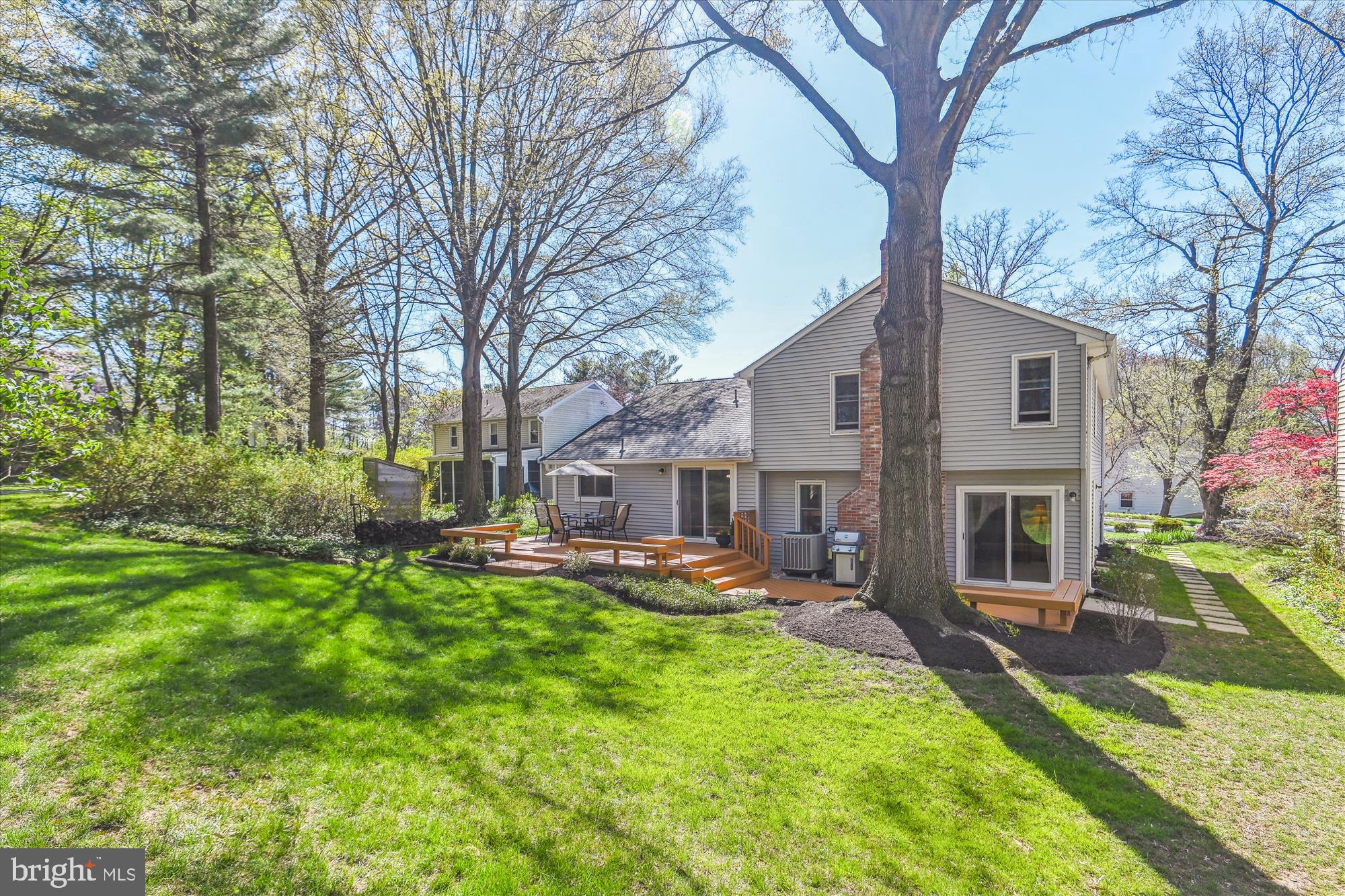 MACGILLS COMMON - Residential