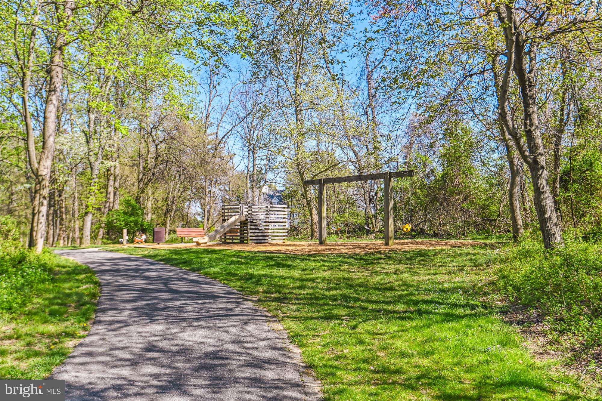 MACGILLS COMMON - Residential