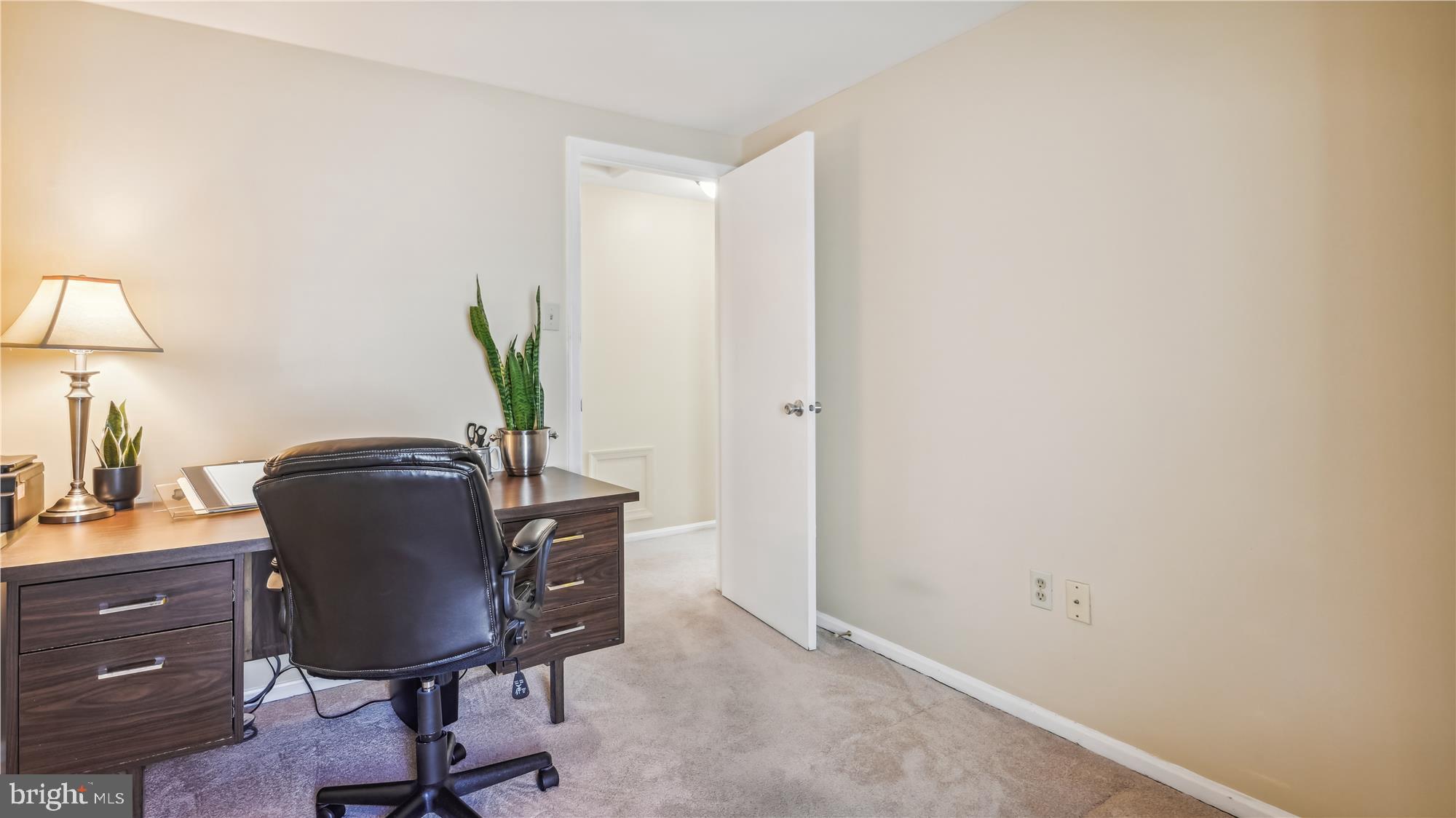 MACGILLS COMMON - Residential