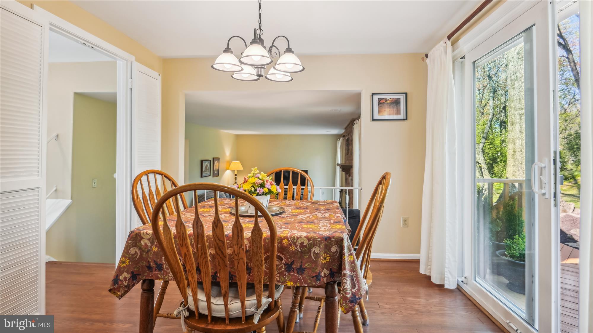 MACGILLS COMMON - Residential