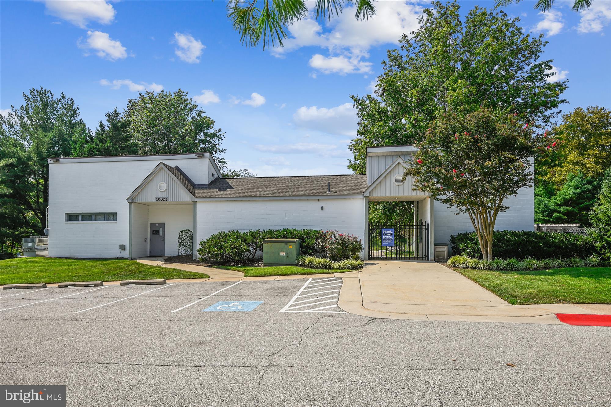 MACGILLS COMMON - Residential