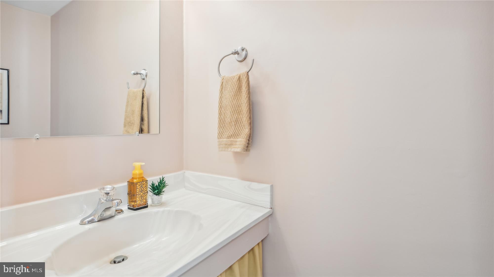 MACGILLS COMMON - Residential