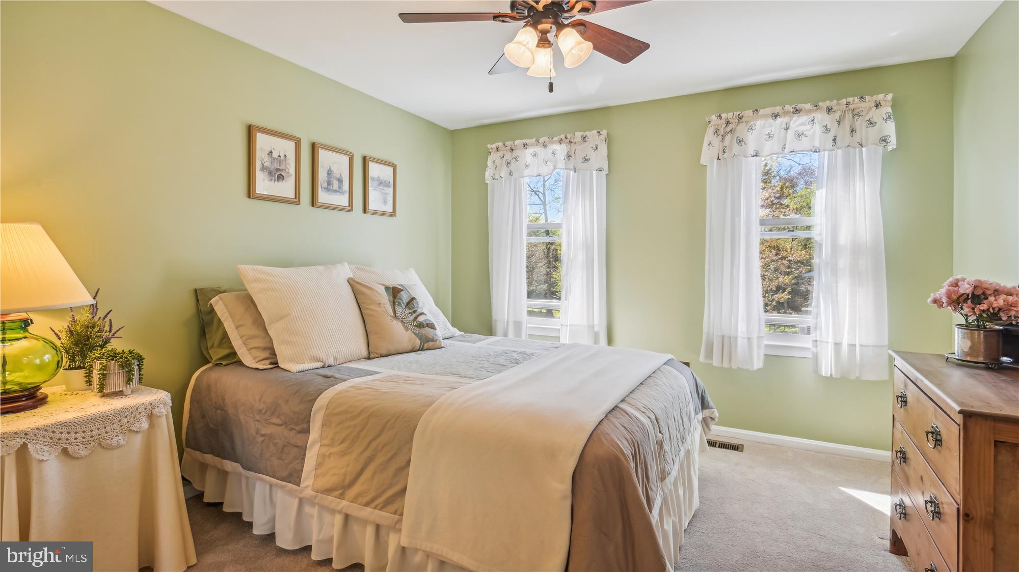 MACGILLS COMMON - Residential