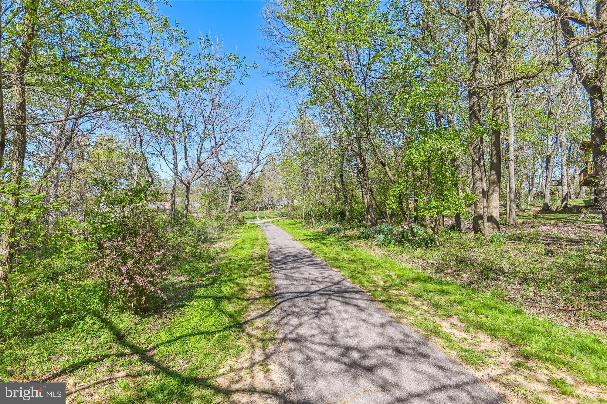 MACGILLS COMMON - Residential