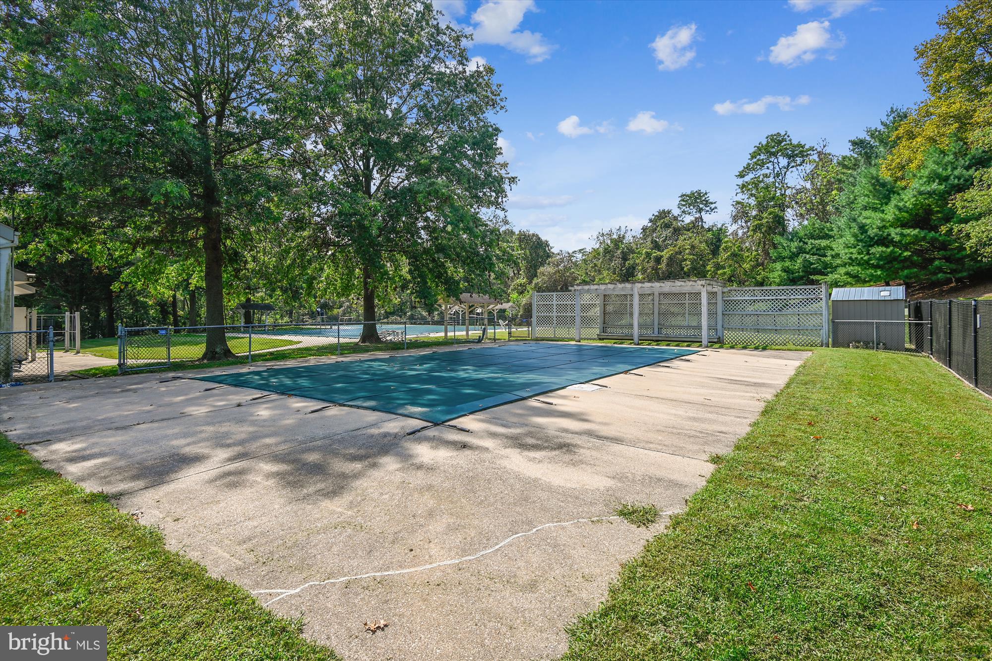 MACGILLS COMMON - Residential