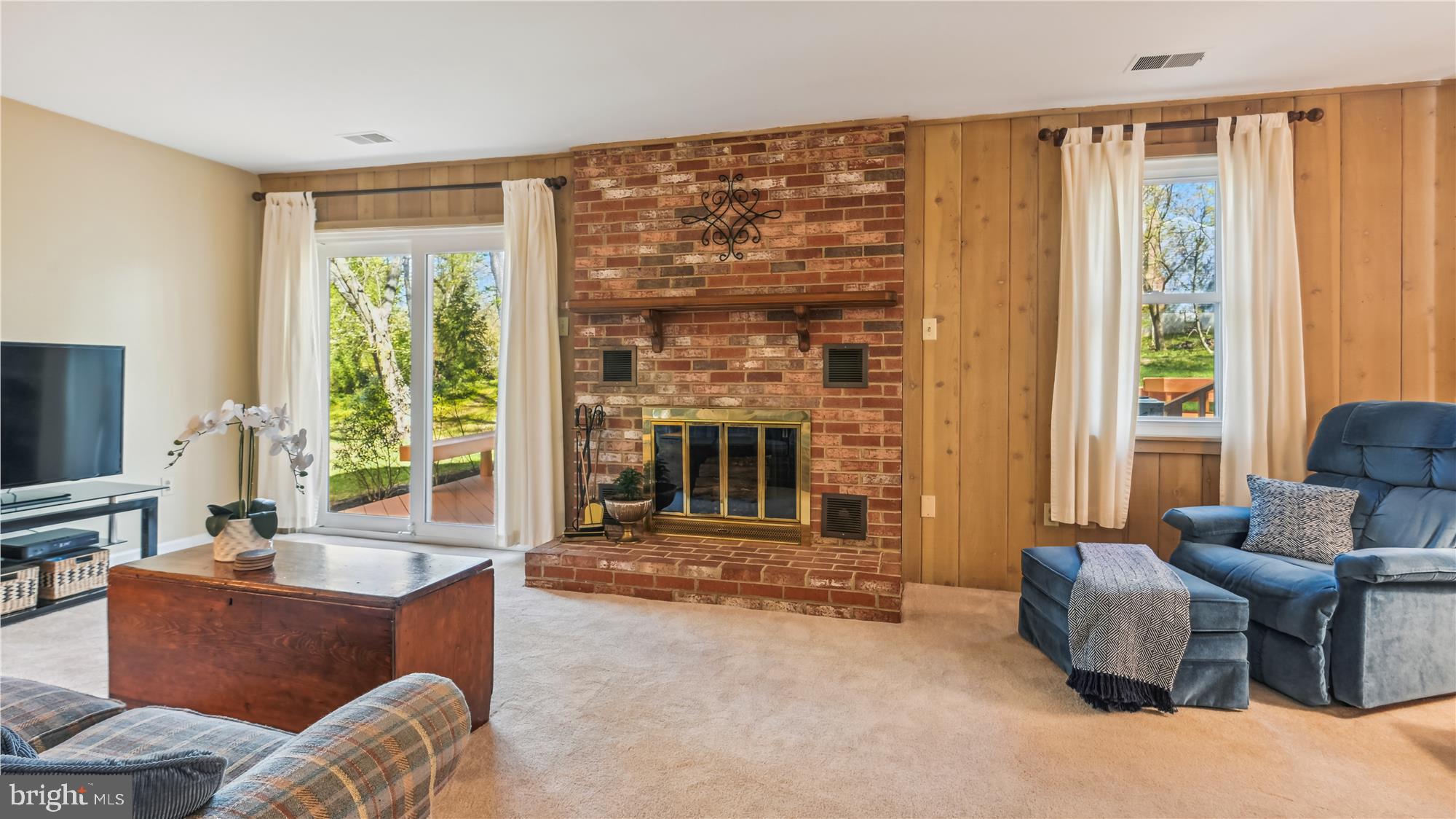 MACGILLS COMMON - Residential