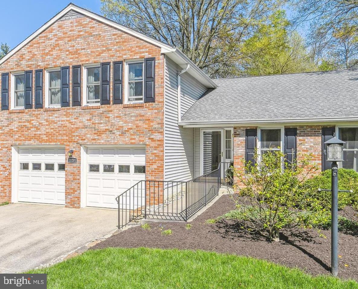 MACGILLS COMMON - Residential