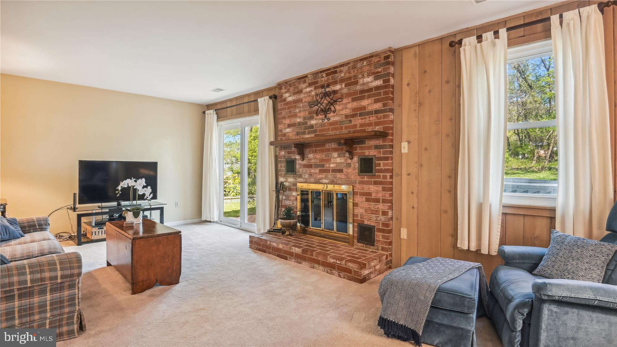 MACGILLS COMMON - Residential