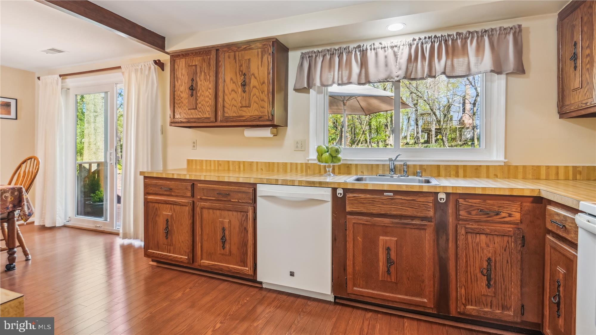 MACGILLS COMMON - Residential