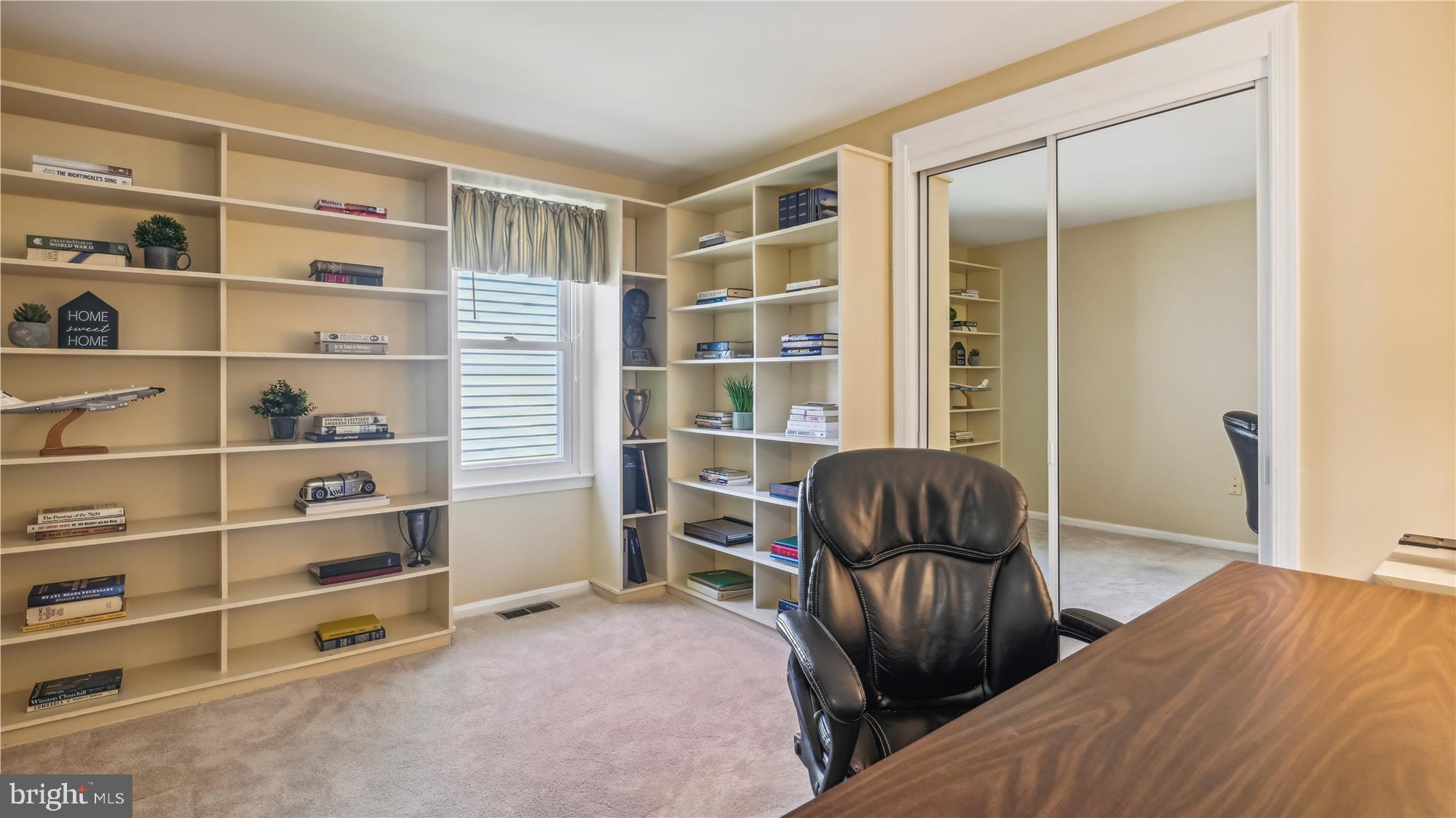 MACGILLS COMMON - Residential