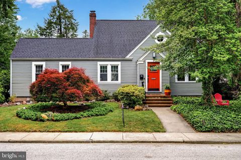 Homes For Sale - 7 W Cooper Avenue<br/> MOORESTOWN, NJ 08057