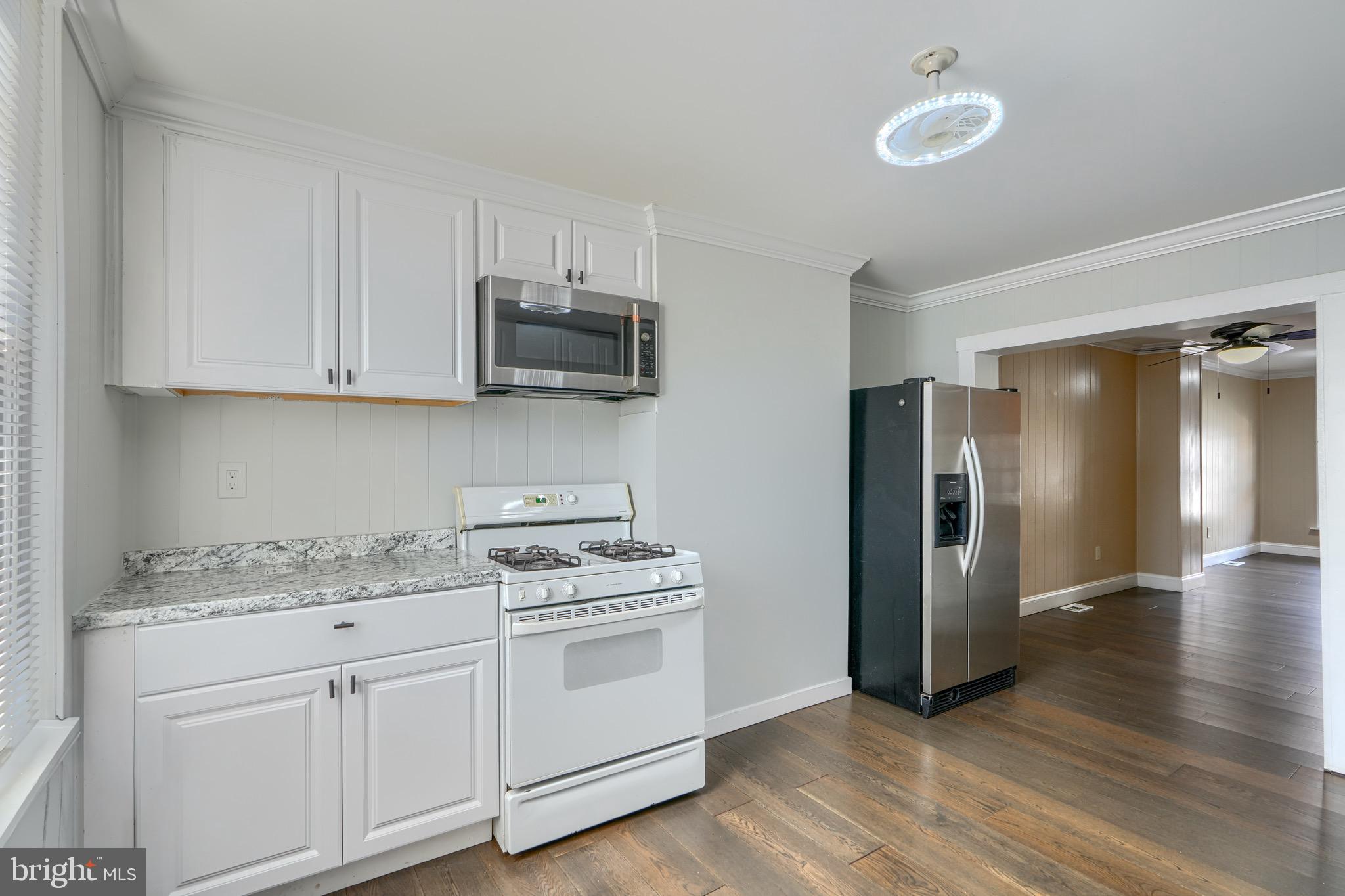 ELLWOOD PARK - Residential
