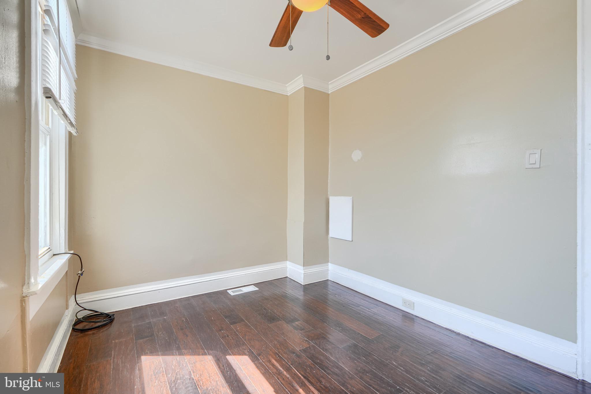 ELLWOOD PARK - Residential