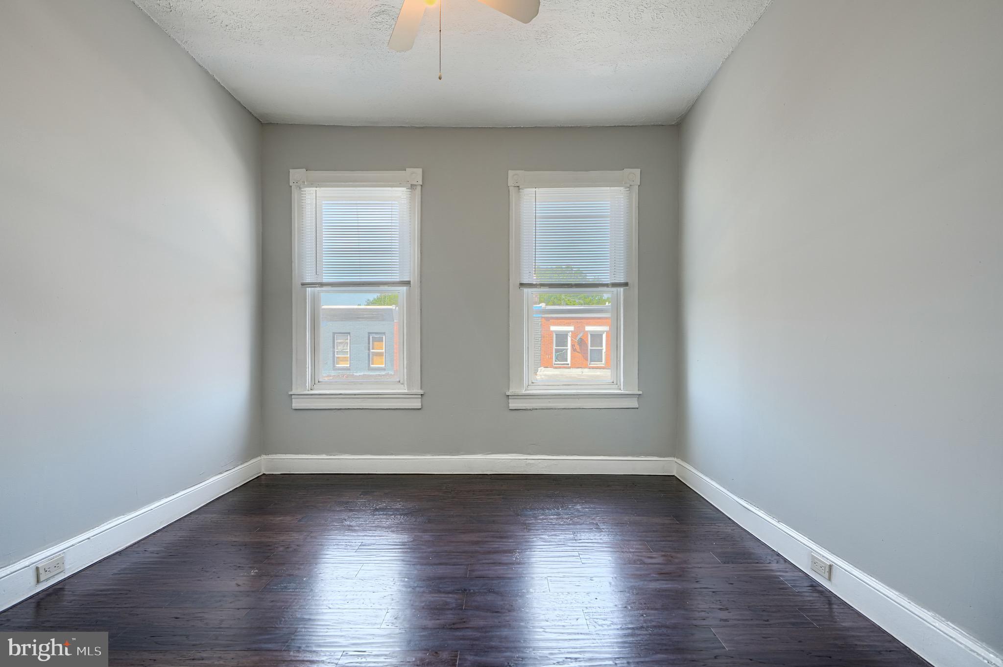 ELLWOOD PARK - Residential