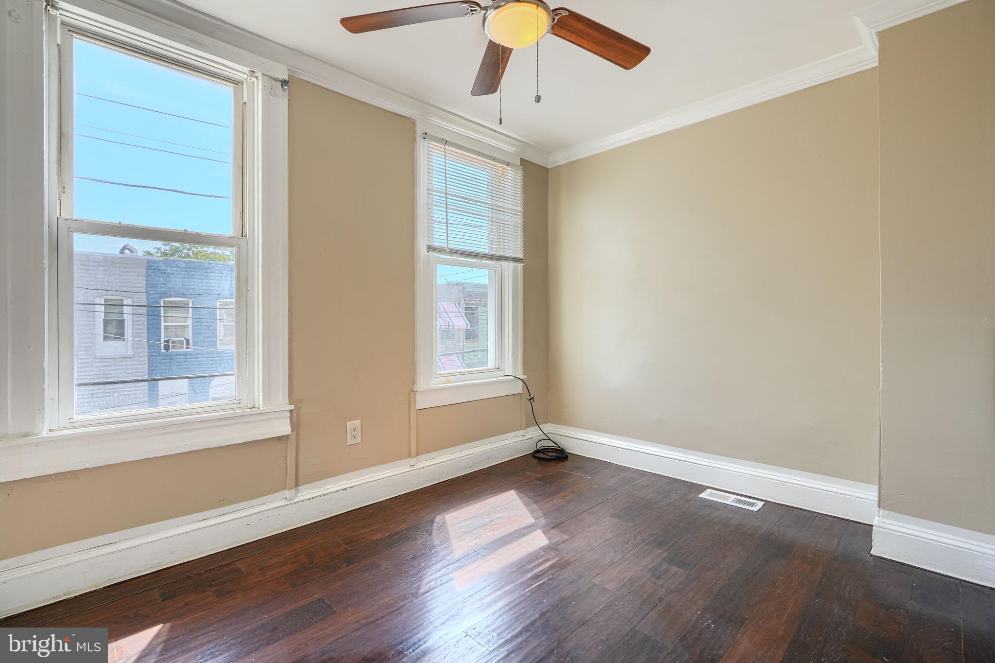 ELLWOOD PARK - Residential