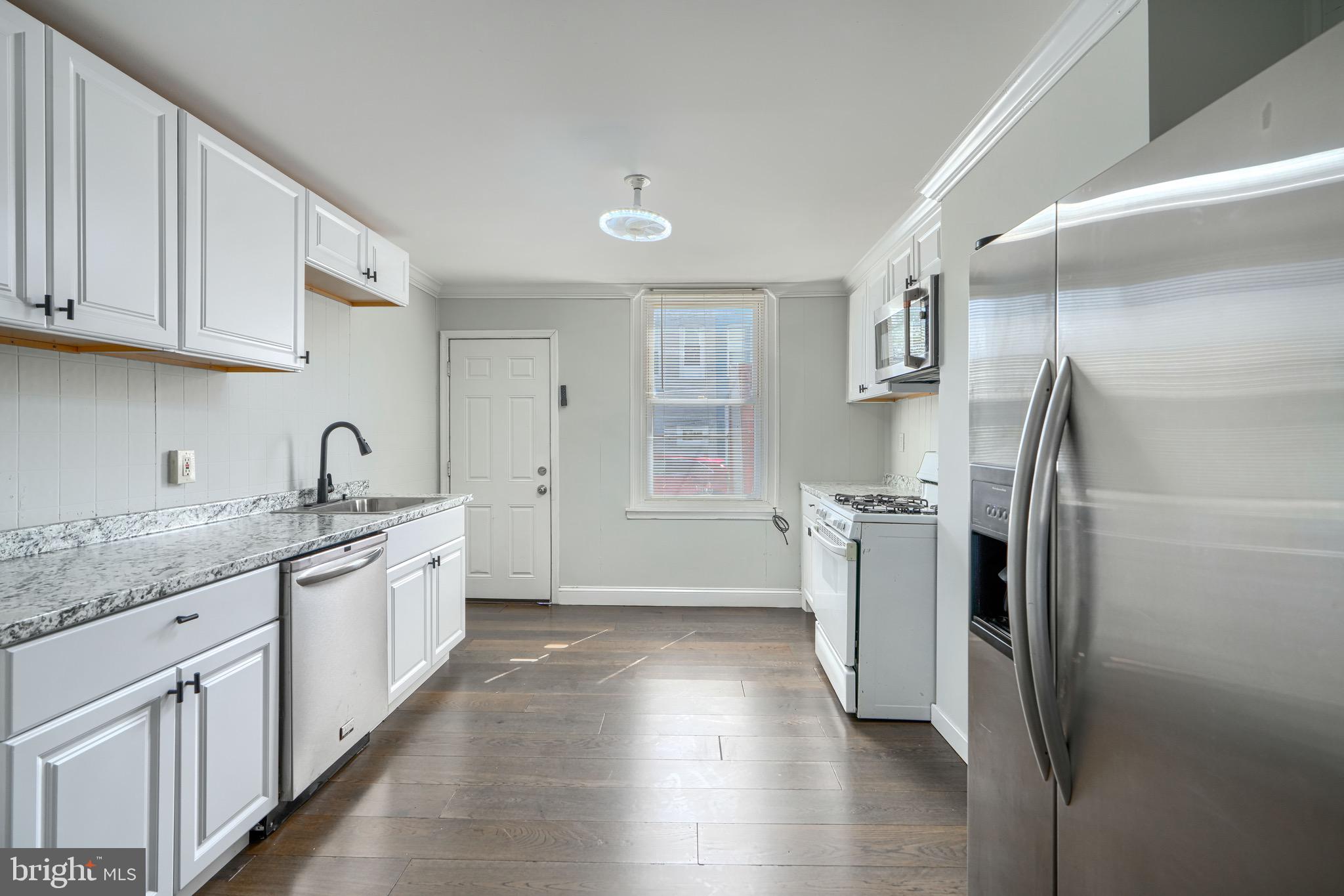 ELLWOOD PARK - Residential
