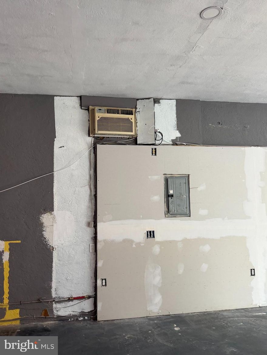 Welcome to 2903 Edgmont Ave #2903—an oversized, street-level  1,500 sq ft space in walkable Brookhaven, ideal for an office, studio, showroom, or service business. Enjoy forced-air heat, window A/C, and off-street parking, with shops, dining, and transit nearby. Available now with flexible 1-, 3-, or 5-year terms. Commercial use only, no residential occupancy. Tenant pays gas & electric. Water bill is included but is dependent on type of business. **TENANT REQUIREMENT** First, last, and security due at lease signing; strong credit and an established business required.