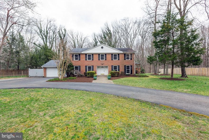 STATELY COLONIAL!!!  CIRCLE DRIVEWAY FOR EASY ACCESS.  FORMAL LIVING AND DINING ROOMS WITH GLEAMING HARDWOOD FLOORS.  UPDATED BATHS AND KITCHEN.  UPSTAIRS FAMILY/ BONUS ROOM WITH GAS FIREPLACE.  ENJOY THE HUGE BACKYARD WITH/ DECK, IN GROUND POOL AND GAZEBO.  SO MUCH TO OFFER!  GREAT LOCATION.  USDA 100% FINANCING AVAILABLE AND NO SCHOOL EXCISE TAX.