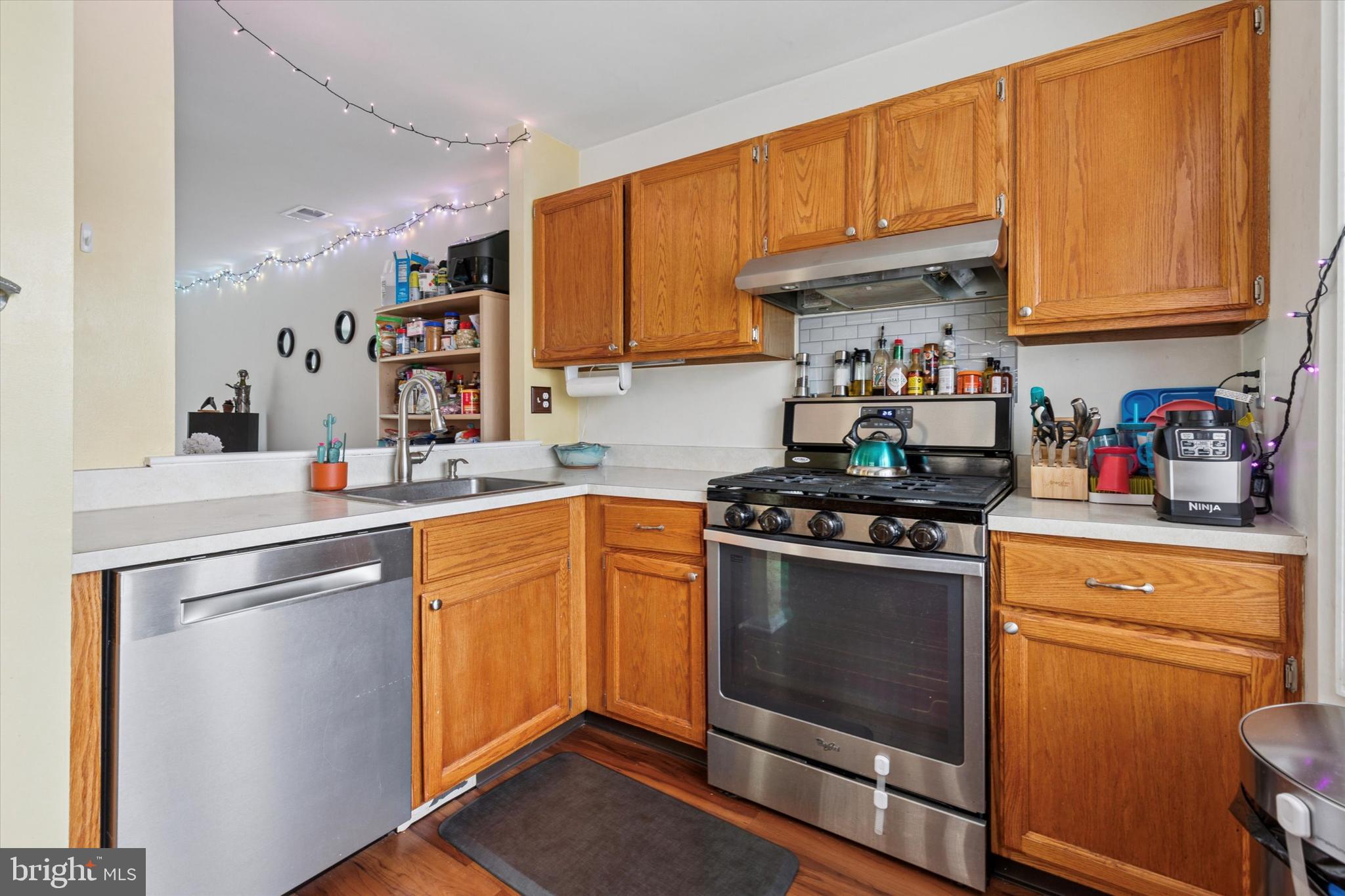 TRENT MANOR - Residential