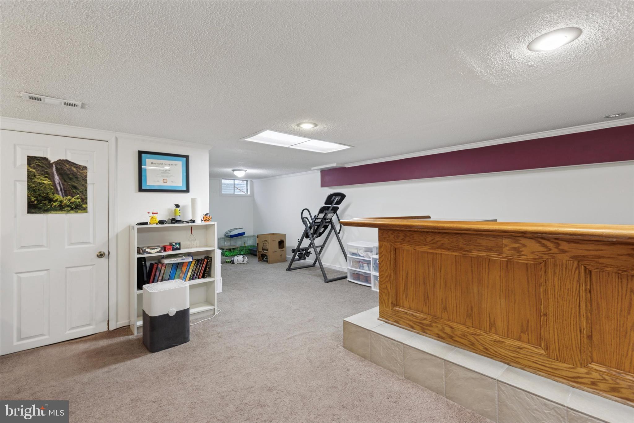 TRENT MANOR - Residential