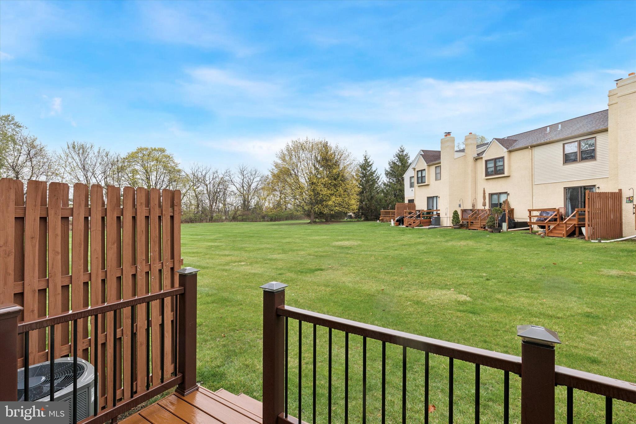 TRENT MANOR - Residential