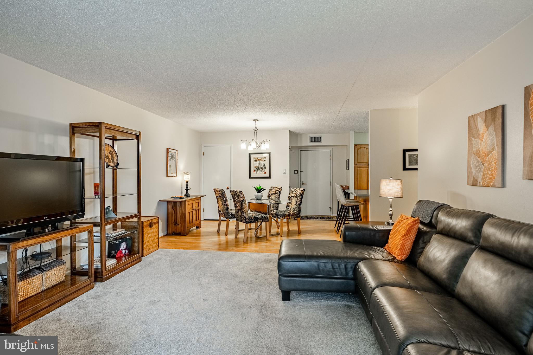 VALLEY FORGE TOWER - Residential