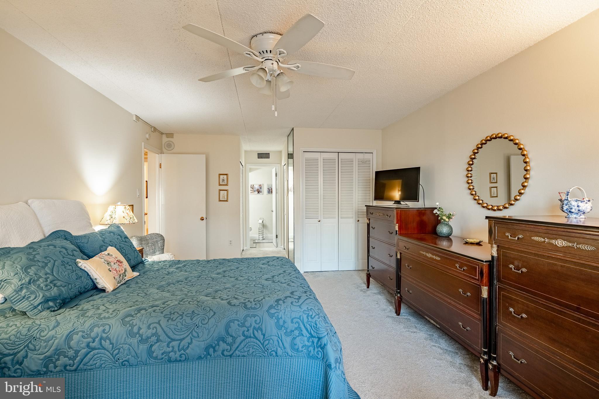 VALLEY FORGE TOWER - Residential