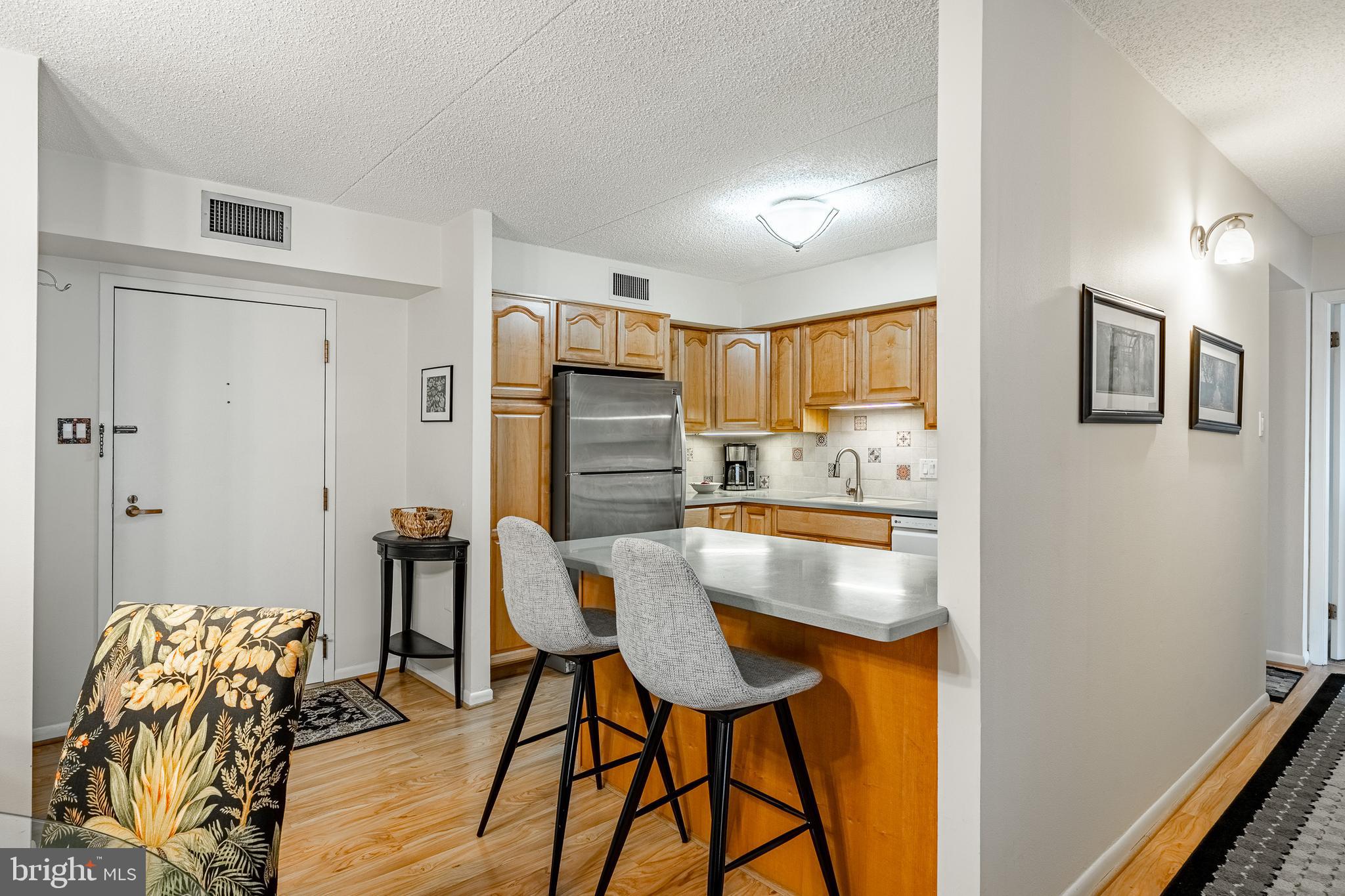 VALLEY FORGE TOWER - Residential